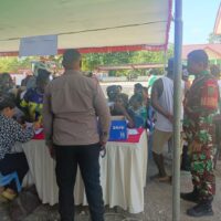 Yakinkan Berjalan Dengan Lancar, Babinsa Koramil Kuala Kencana Laksanakan Pendampingan Penyaluran BLTS Kesra TA 2025