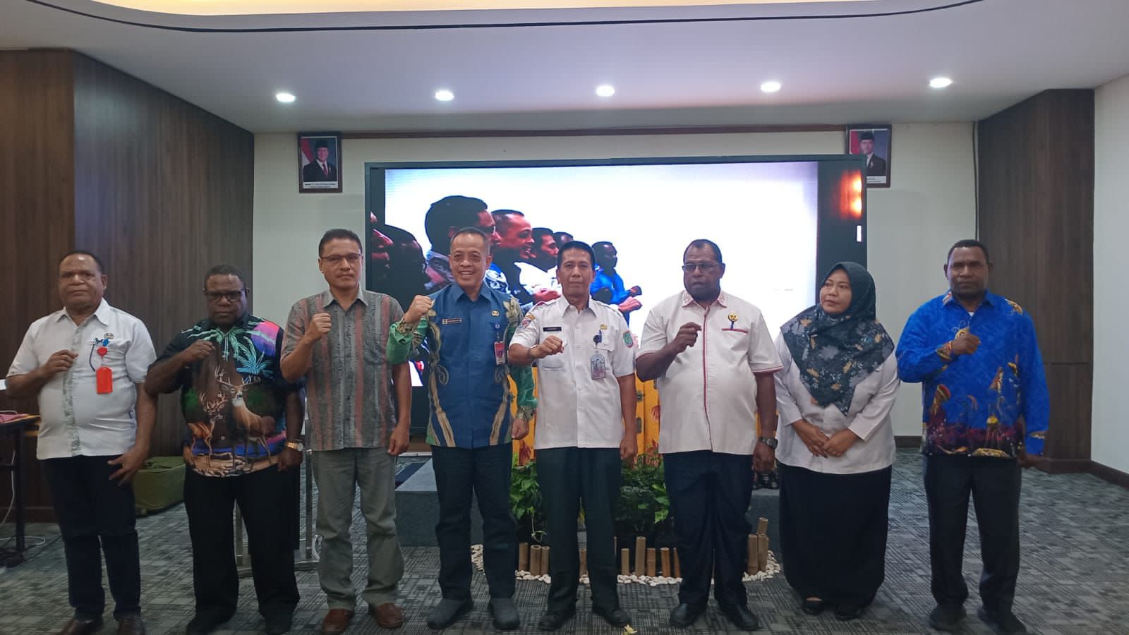 Pemprov Papua Barat Daya Genjot Penyelesaian Data Kependudukan, Asisten I Buka Bimtek Dukcapil se-PBD