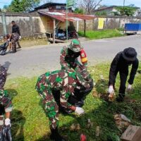 Sambut Bulan Kasih Natal, Kodim 1710/Mimika Gelar Karya Bakti Bersihkan Lingkungan Pasar