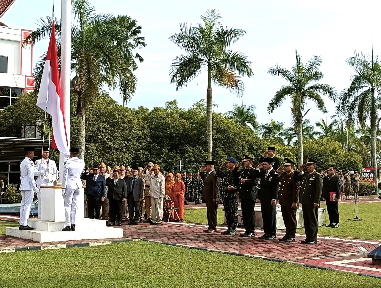 Kenang Jasa Para Pejuang Bangsa, Kasdim Bersama Forkopimda Peringati Hari Pahlawan ke-80