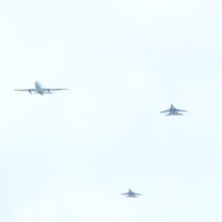 Sukhoi Su 27/30 Skadron Udara 11 Paksa Mendarat Pesawat Asing di Lanud Sultan Hasanuddin