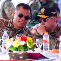 Bersama Tuhan Menyerbu Dari Langit: Ratusan Prajurit TNI Terjun di Morowali