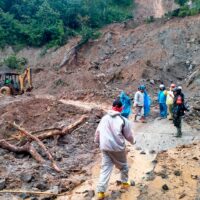 Respon Cepat TNI : Prajurit Kodim 0212/TS Bantu Penanganan Bencana di Mandailing Natal