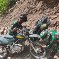 Terobos Pedalaman Gayo Lues, Tim Kesehatan Gabungan TNI dan Relawan Beri Pelayanan Kesehatan Korban Banjir