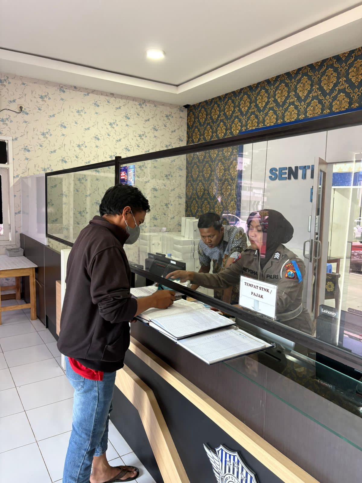 Satlantas Tuban Mengajarkan Bahwa Pelayanan Publik Bisa Penuh Cinta