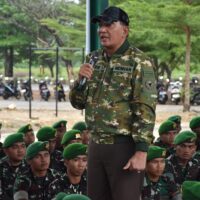 Danrem 181/PVT Sambut Kedatangan Menhan RI beserta rombongan di Yon TP 806/SI