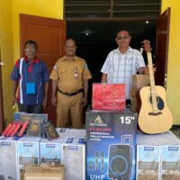 Pastor Bersama Tokoh Adat Apresiasi Bantuan Perlengkapan Gereja dari Presiden RI di Kumurkek