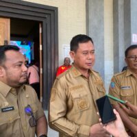 Pemkot Sorong Salurkan Honorarium RT/RW, Perkuat Garda Terdepan Pelayanan Masyarakat