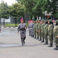 Danyonif 2 Marinir Pimpin Langsung Penutupan Pelatihan Dasar dan Bela Negara Insan Ombudsman T.A 2025