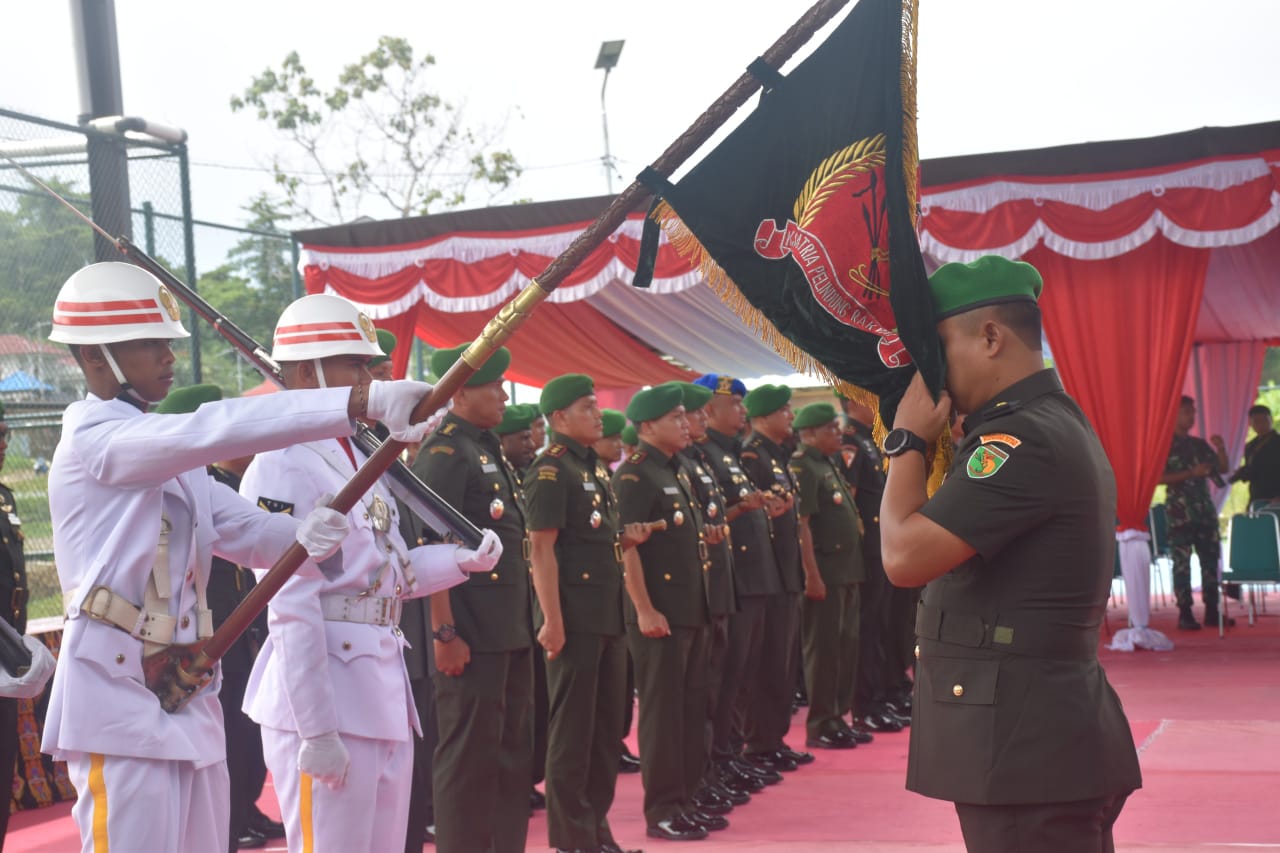 Sertijab Digelar Khidmat, Letkol Inf Redi Dwi Yuda Kurniawan Resmi Jabat Dandim 1710/Mimika