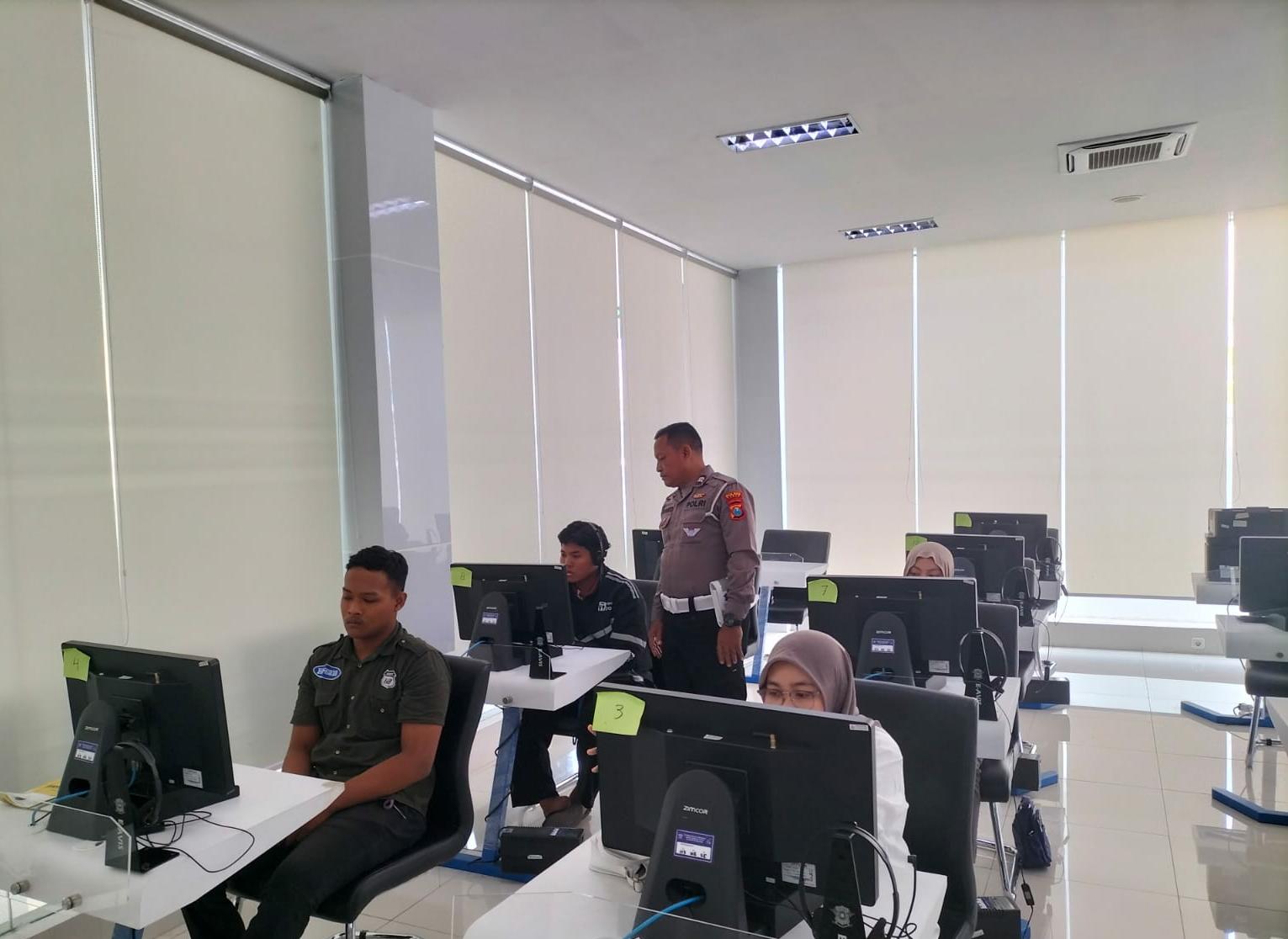 SIM, Pajak, BPKB Tak Lagi Momok: Polantas Menyapa Buka Pintu Kepercayaan Warga SIM, Pajak, BPKB Tak Lagi Momok: Polantas Menyapa Buka Pintu Kepercayaan Warga