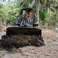 TNI Kerahkan Alat Berat Normalisasi Akses Warga di Bireuen