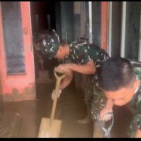 TNI Kerahkan Personel untuk Pulihkan Layanan Publik di Kantor Dukcapil Aceh Tamiang