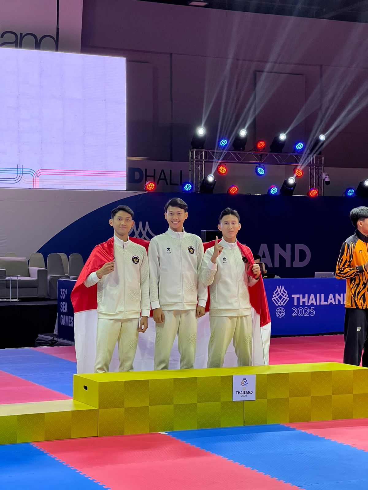 Alfi Kusuma Anggota TNI Atlet Taekwondo Meraih Medali Emas Sea Games 2025 Thailand