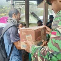 Sinergi Satgas Gulbencal TNI, Logistik Aman Tiba di Parombunan