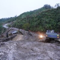 Sinergi TNI dan Kementerian PU, Akses Jalan Simpang KKA–Bener Meriah Kembali Tersambung