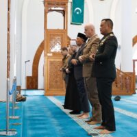 Wakil Panglima TNI mendampingi Menhan RI kunjungi Masjid Soeharto di Sarajevo, simbol solidaritas Indonesia – Bosnia