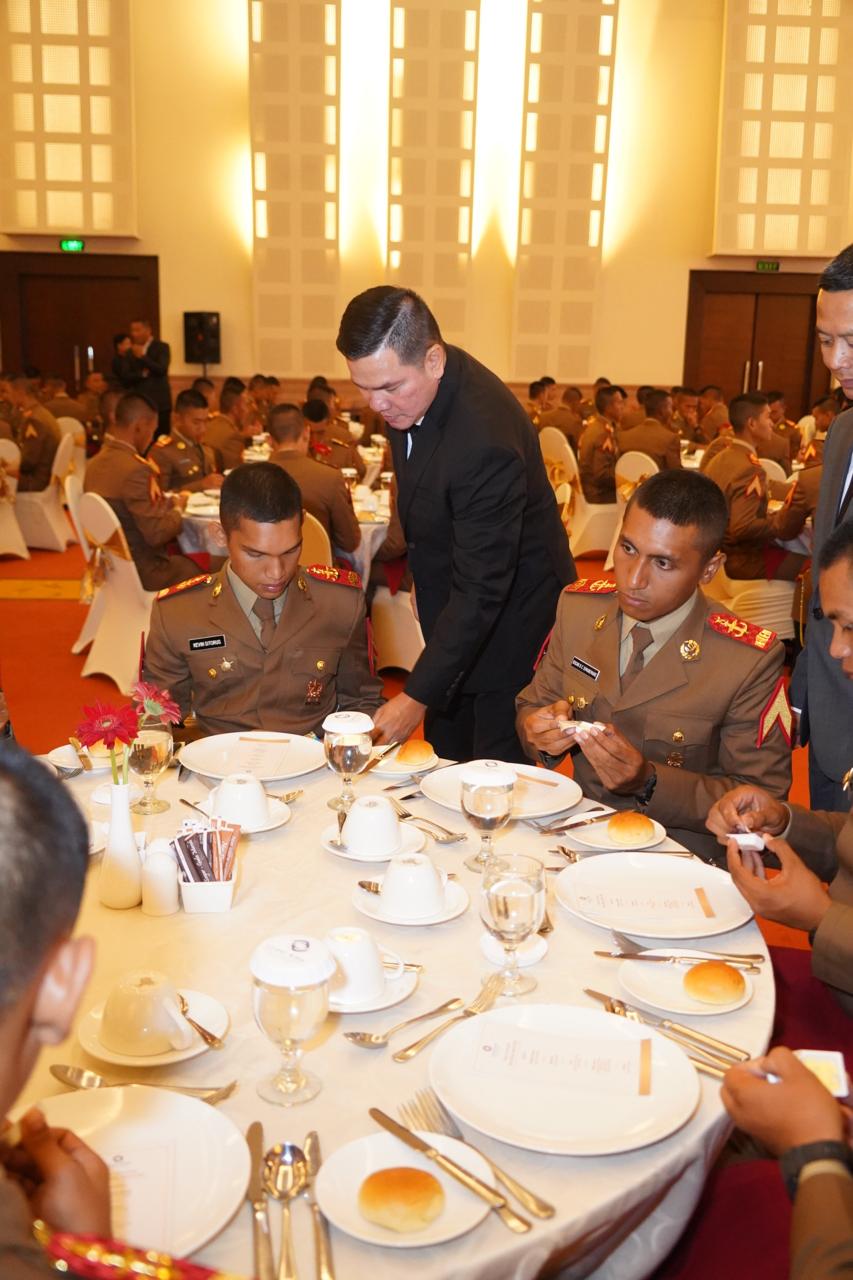 Akmil Selenggarakan International Table Mannersu untuk Membentuk Karakter Taruna Profesional Akmil Selenggarakan International Table Mannersu untuk Membentuk Karakter Taruna Profesional