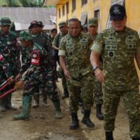 Wakasad Didampingi Gubernur Akmil Tinjau Latsitardanus di Aceh