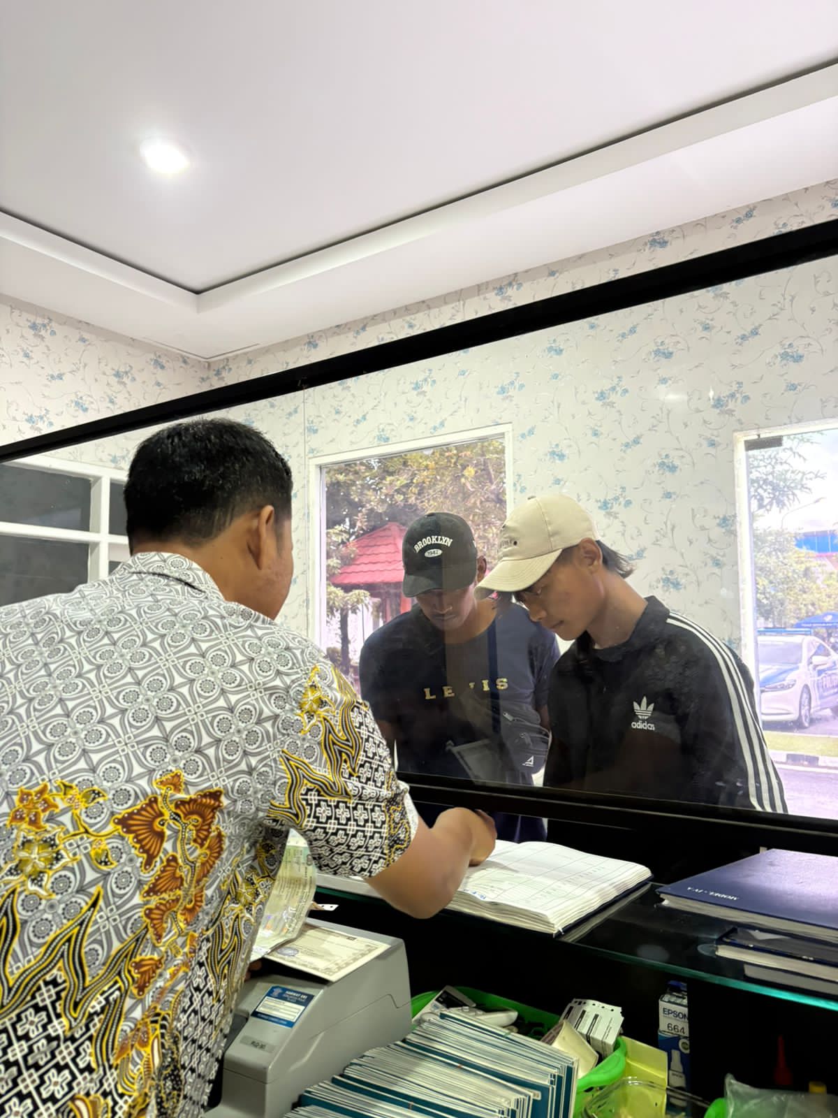 Polantas Menyapa: Upaya Satlantas Tuban Meruntuhkan Sekat Psikologis Warga