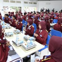 Panglima TNI Dampingi Presiden Prabowo Resmikan 166 Sekolah Rakyat