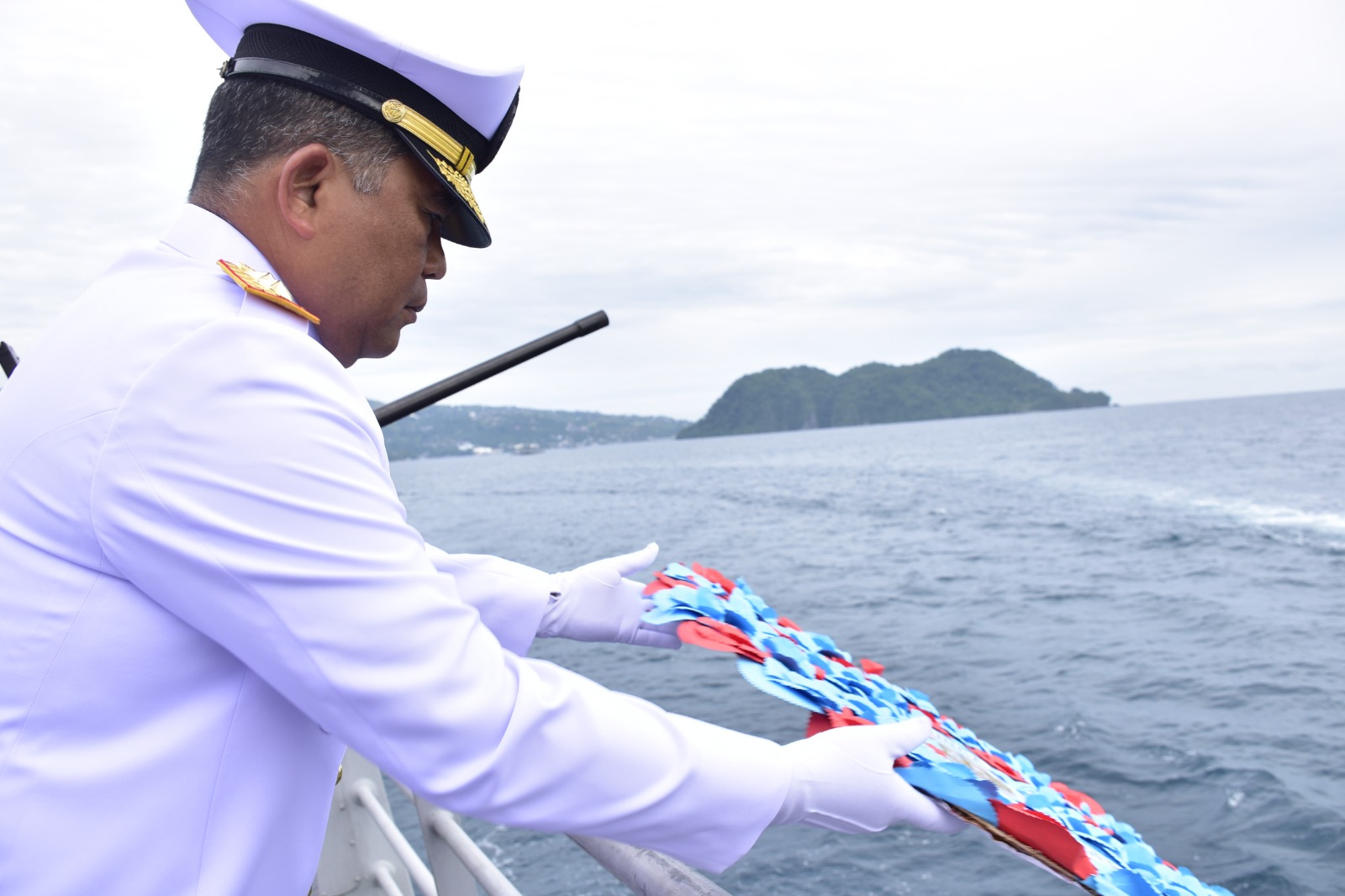 Kodaeral X TNI AL Gelar Upacara Tabur Bunga di Laut Dalam Rangka Hari Dharma Samudera 2026