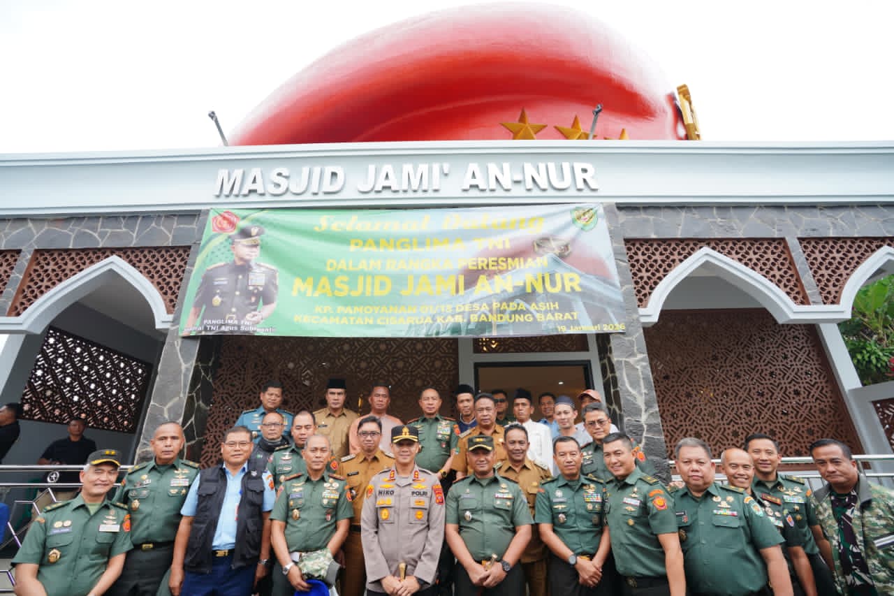 Panglima TNI Resmikan Masjid Kubah Baret Merah di Bandung Barat