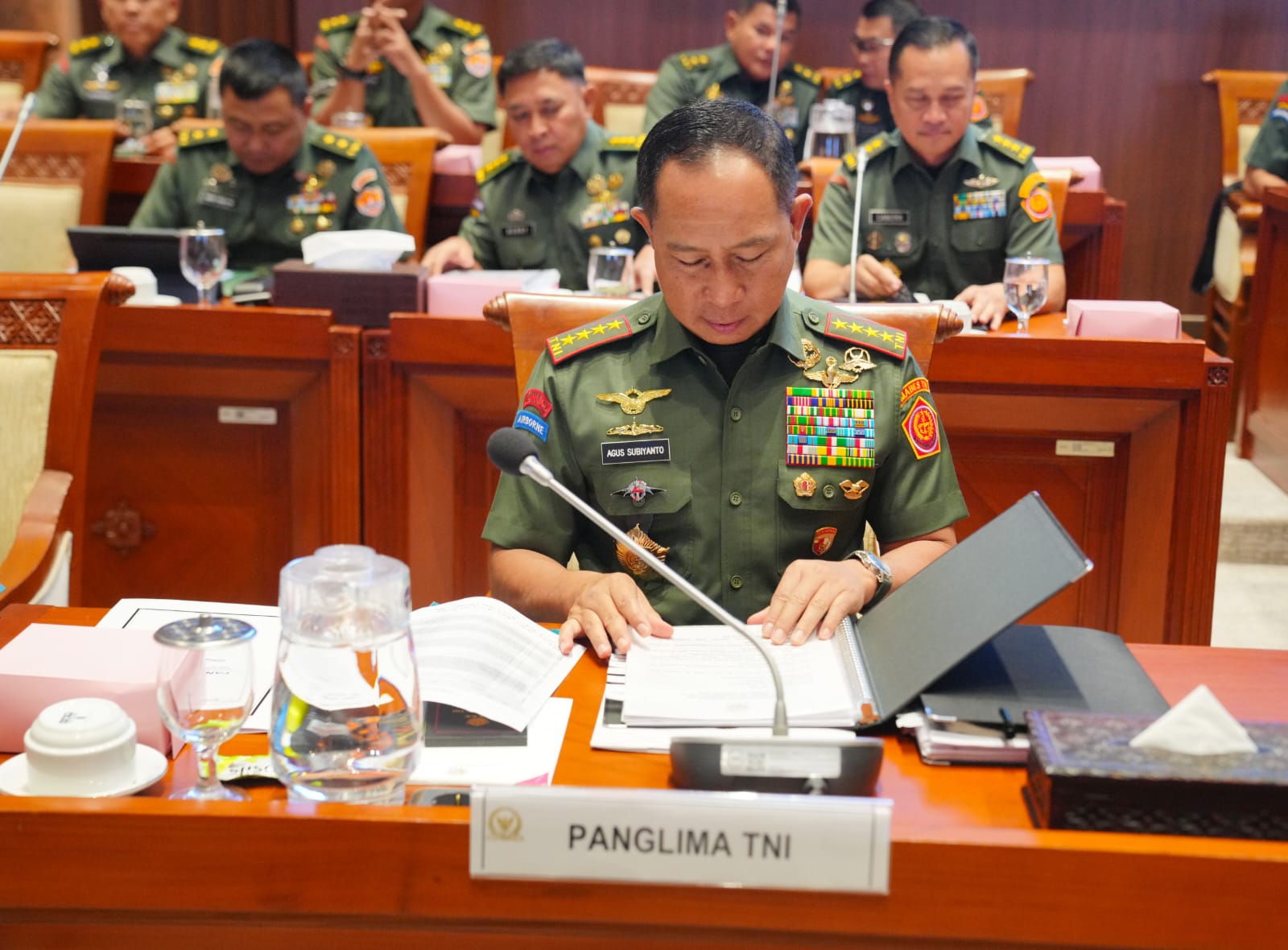 Panglima TNI Dampingi Menhan RI Rapat Kerja dengan Komisi I DPR RI