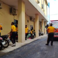 Personel Polres dan Polsek Jajaran Tulungagung Gelar Kurve Bersih-Bersih Dukung Gerakan Indonesia Asri