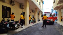 Personel Polres dan Polsek Jajaran Tulungagung Gelar Kurve Bersih-Bersih Dukung Gerakan Indonesia Asri