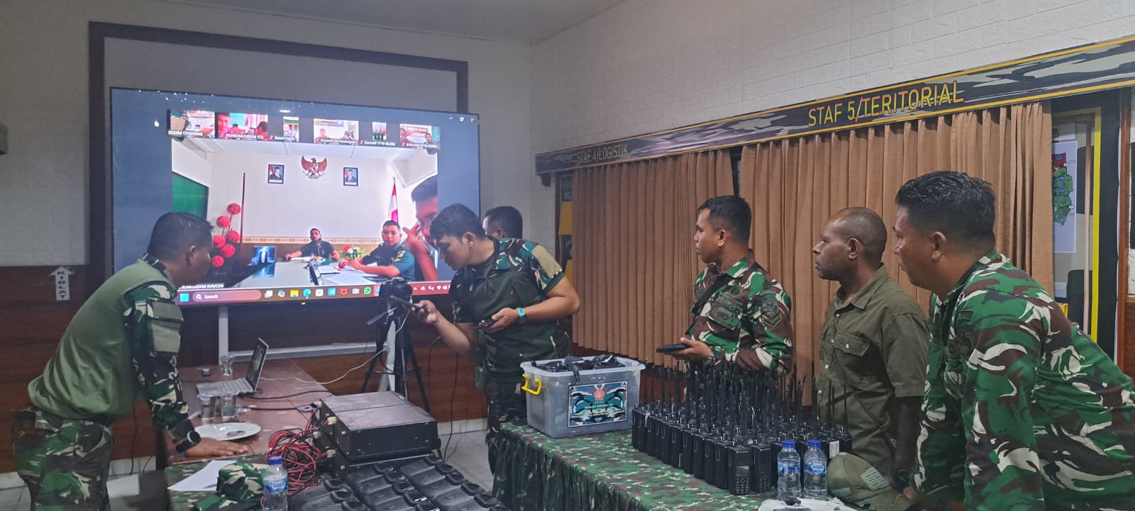 Pastikan Kesiapan Alat Komunikasi, Kodim 1710/Mimika Ikuti Vicon dengan Komlekdam XVII/Cenderawasih