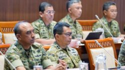 Wapang TNI dan Wamenhan RI Bahas Penguatan Alutsista dalam Rapat Kerja Komisi I di DPR RI