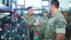 Wakil Panglima TNI Dampingi Menhan RI Kunjungi Yonif TP 852/ABY