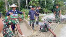 Hari Ke-5, Satgas TMMD Ke-127 dan Warga Terus Kebut Pengecoran Jalan di Linggang Amer