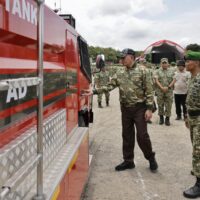 Wapang TNI Dampingi Menhan RI Tinjau Yonif TP 888, Perkuat Pertahanan Negara