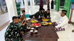 Hangatnya Kebersamaan, Anggota Satgas TMMD Buka Puasa Bersama Warga di Masjid Al Muhajirin