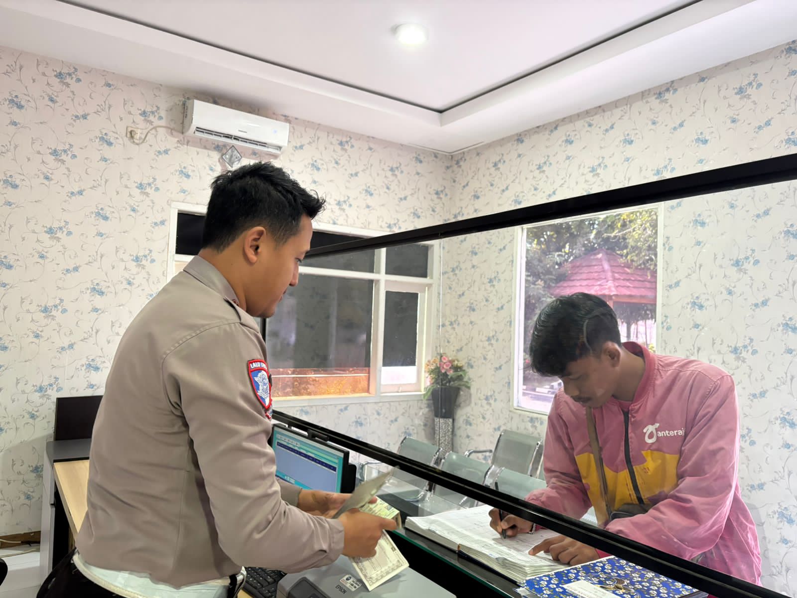 Polisi Turun ke Desa dan Pasar, Edukasi Tertib Berlalu Lintas