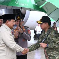 Panglima TNI Sambut Kedatangan Presiden RI Di Pangkalan TNI AU Halim PK