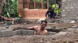 Meski Berpuasa, Satgas TMMD Ke-127 Kodim 0912/Kubar Tetap Semangat Bangun Septic Tank RTLH