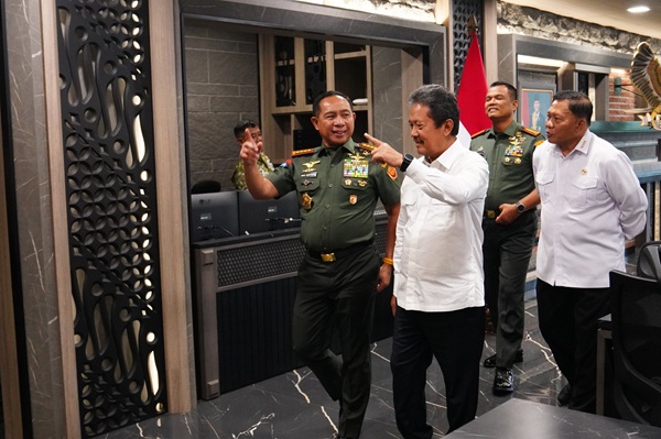 Mabes TNI dan Kementerian Kelautan dan Perikanan Teken MoU Sektor Kelautan dan Perikanan