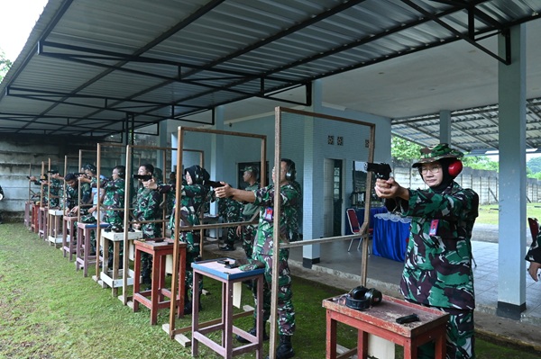 Wujudkan Prajurit yang Profesional dan Siaga, Lanud Sjamsudin Noor Gelar Latihan Menembak TW I Tahun 2026
