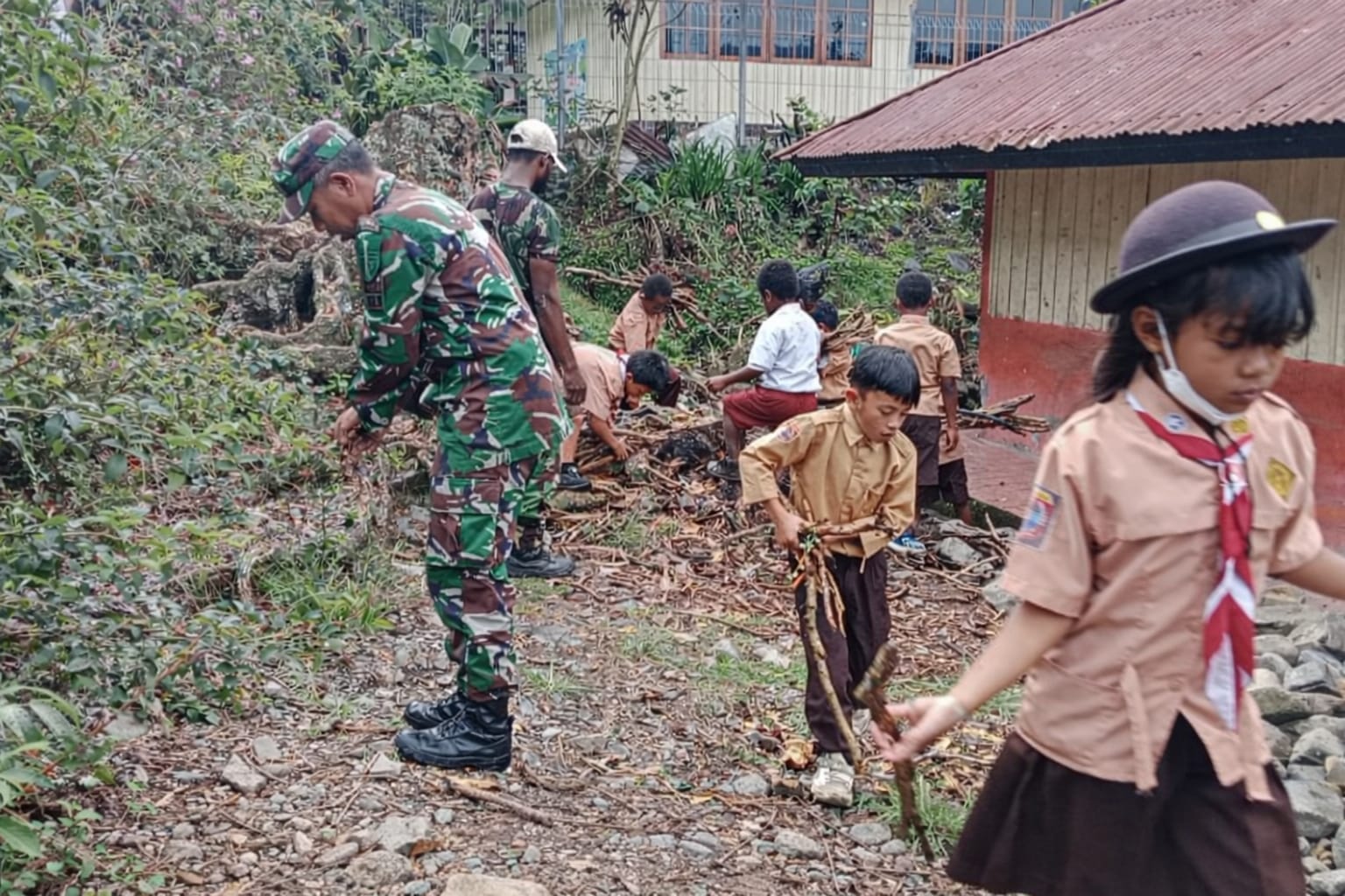 Sabtu Bersih Sekolahku, Kodim 1714/Puncak Jaya Sabtu Bersih Sekolahku, Kodim 1714/Puncak Jaya