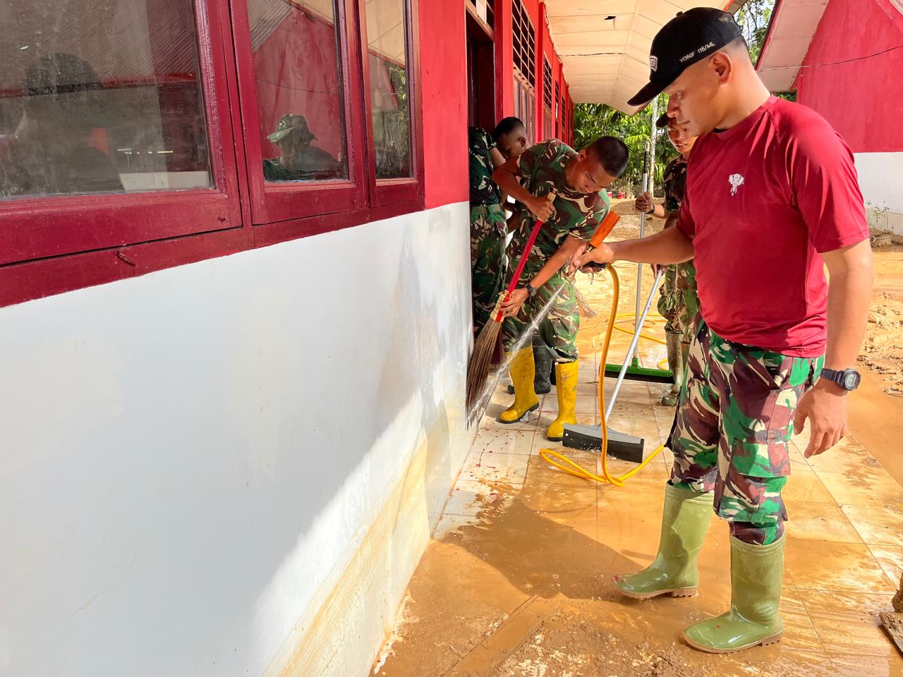 TNI AD Percepat Pemulihan Sekolah Terdampak Bencana di Tapanuli Tengah TNI AD Percepat Pemulihan Sekolah Terdampak Bencana di Tapanuli Tengah