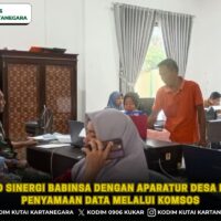 Wujud Sinergi Babinsa dengan Aparatur Desa dalam Penyamaan Data Melalui Komsos