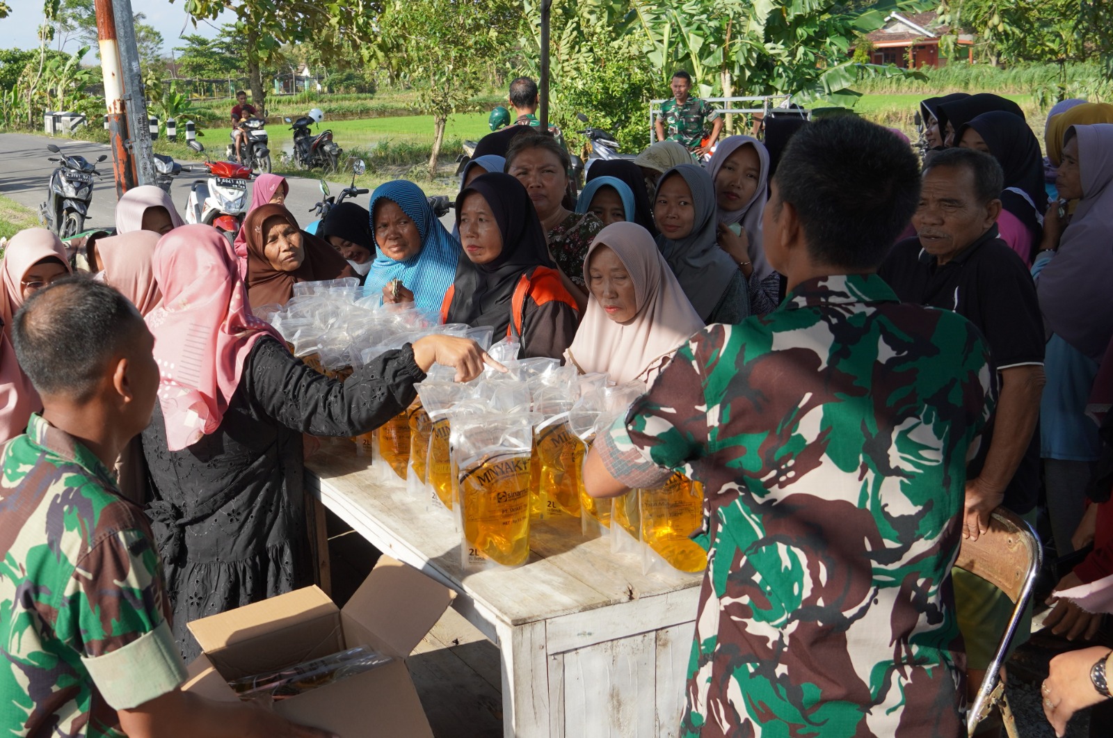 Melalui Koramil Jajarannya, Kodim Bojonegoro Kembali Gelar Bazar Ramadhan di Gerai KDKMP