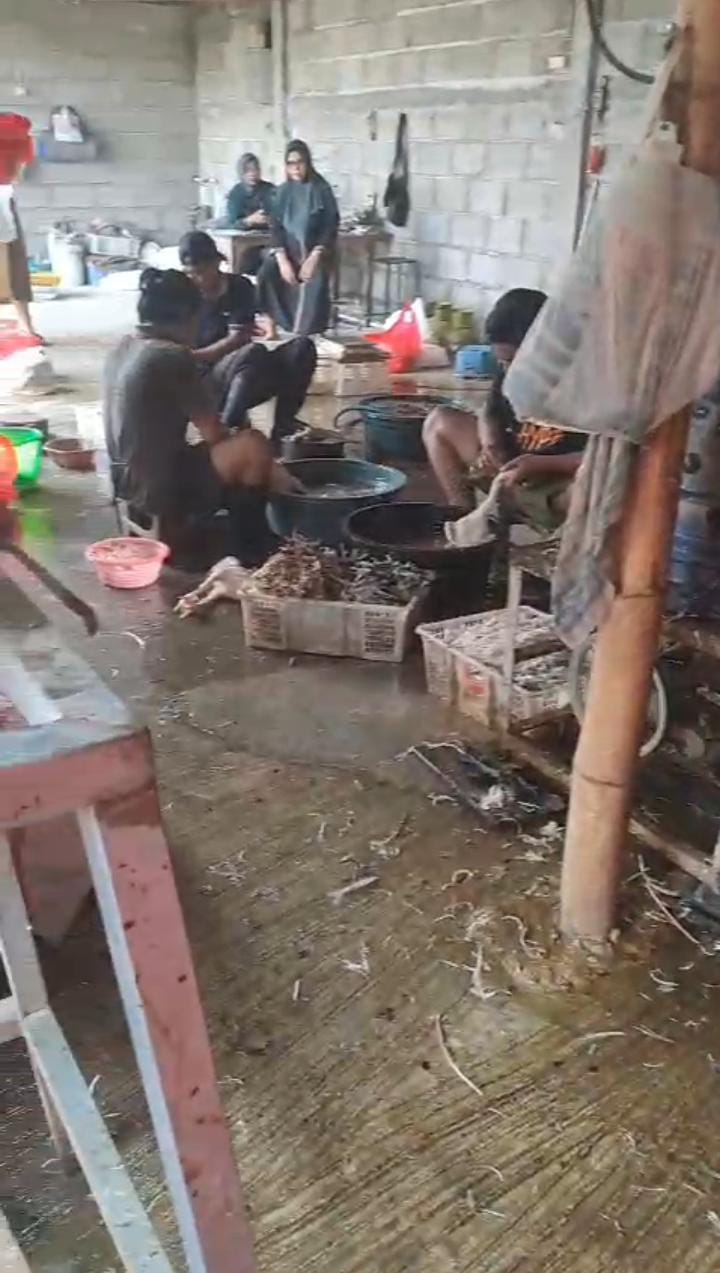 Laporan Warga Bergulir ke Dinas, Gudang Pemotongan Bebek di Kanigaran Masih Berjalan Laporan Warga Bergulir ke Dinas, Gudang Pemotongan Bebek di Kanigaran Masih Berjalan