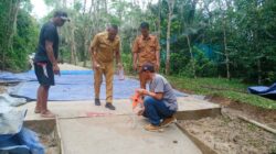Semenisasi Jalan Program TMMD Selesai, Dinas PU Kutai Barat Turun Langsung ke Lokasi
