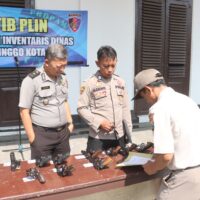 Propam Polres Probolinggo Kota Cek Senpi Dinas Anggota untuk Cegah Pelanggaran