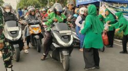 Ramadan Berkah, Persit Kodim Bojonegoro Bagikan Ratusan Takjil