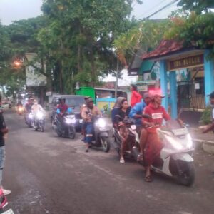 LRN Lamongan Gelar Bagi Takjil, Pererat Silaturahmi dengan Masyarakat